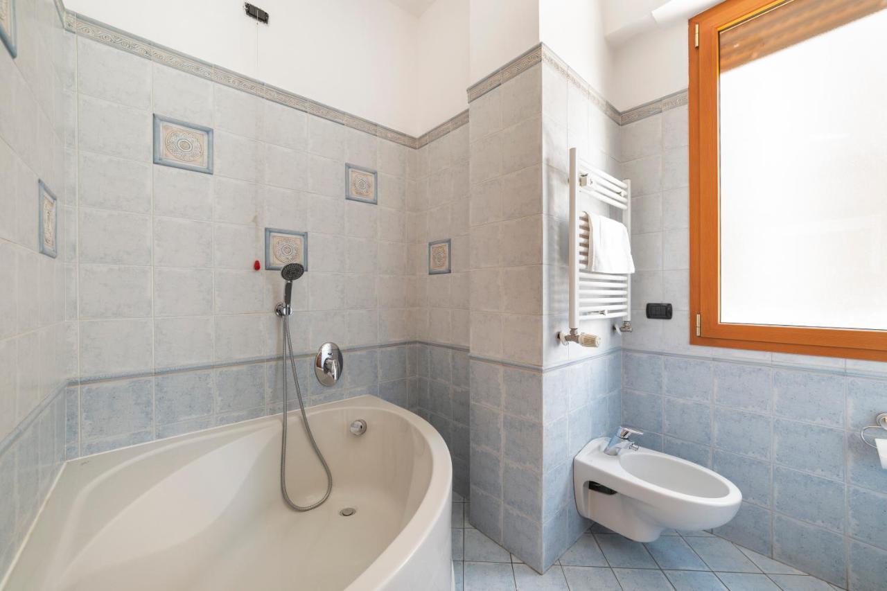 Cenisio M5 Lovely Apartment - With Balcony! Milaan Buitenkant foto