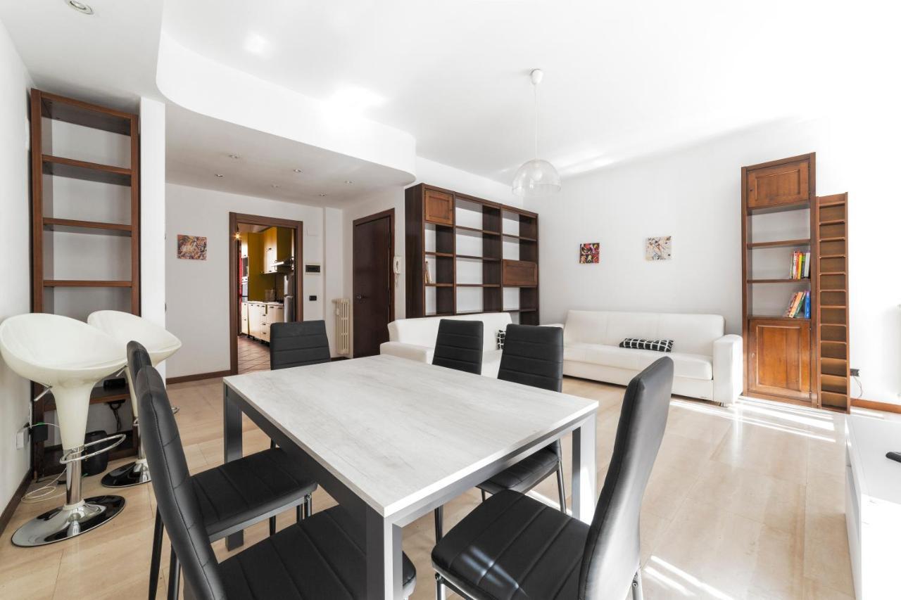 Cenisio M5 Lovely Apartment - With Balcony! Milaan Buitenkant foto